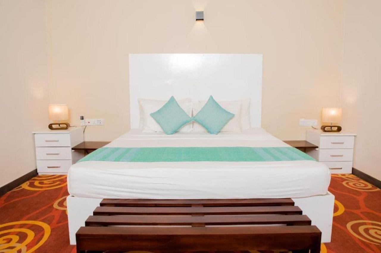 Seahorse Beach Resort 卡尔皮蒂耶 外观 照片