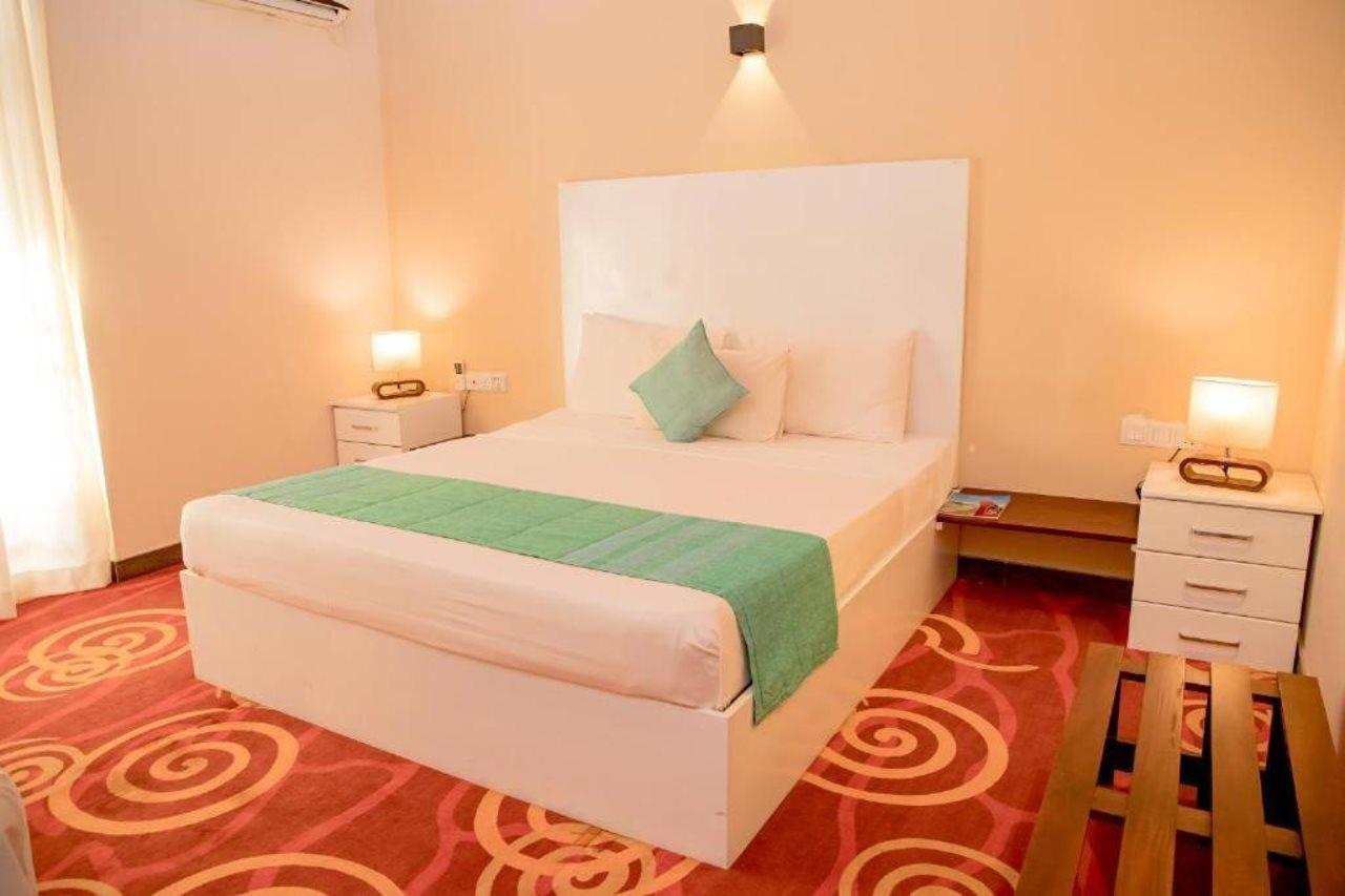 Seahorse Beach Resort 卡尔皮蒂耶 外观 照片