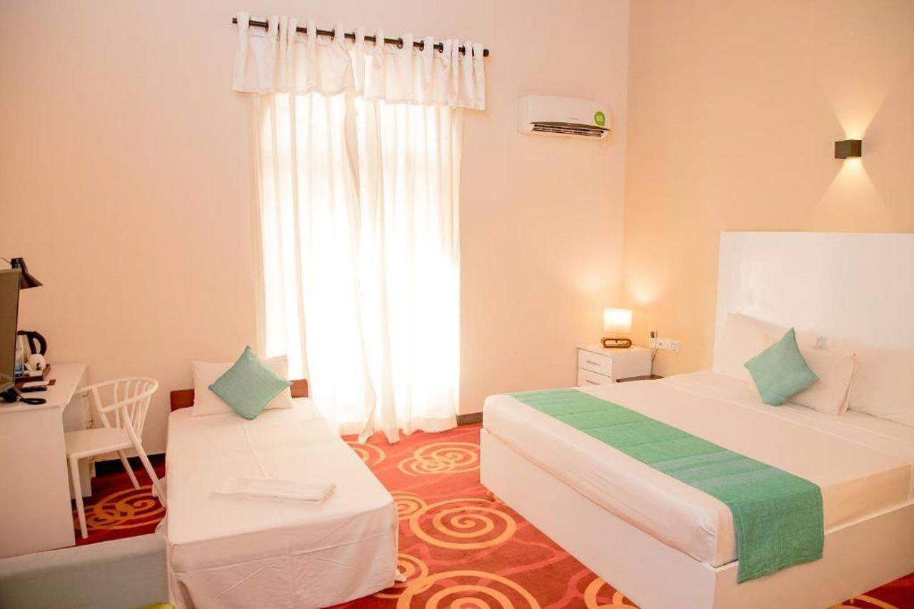 Seahorse Beach Resort 卡尔皮蒂耶 外观 照片