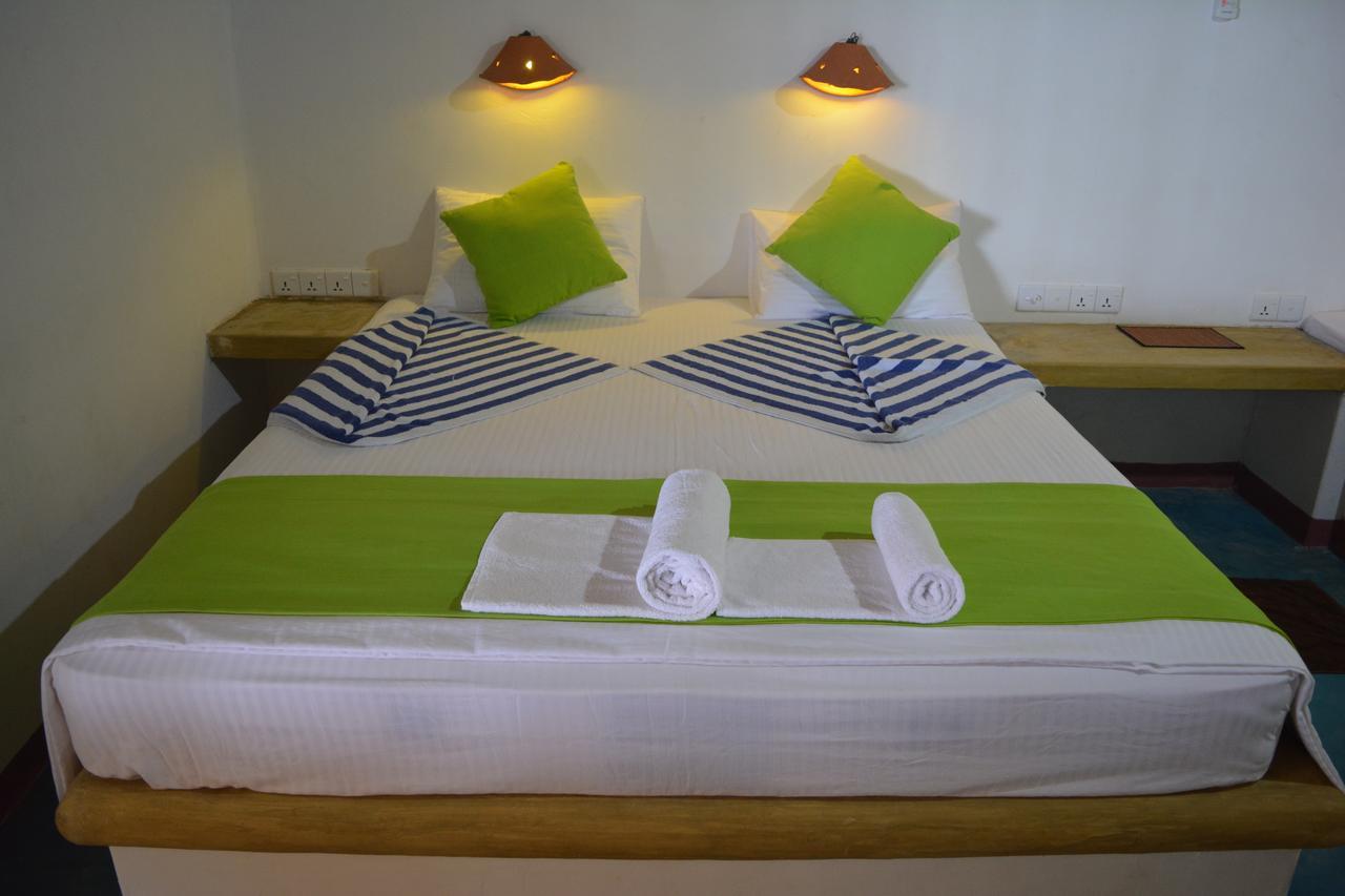 Seahorse Beach Resort 卡尔皮蒂耶 外观 照片