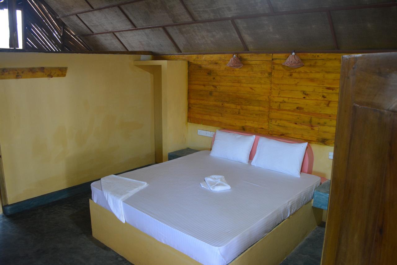 Seahorse Beach Resort 卡尔皮蒂耶 外观 照片