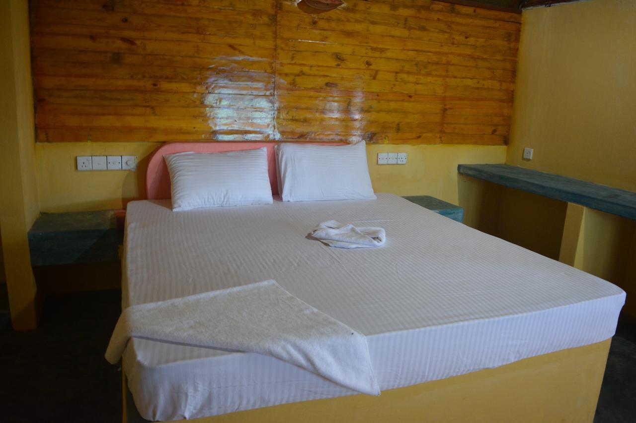 Seahorse Beach Resort 卡尔皮蒂耶 外观 照片