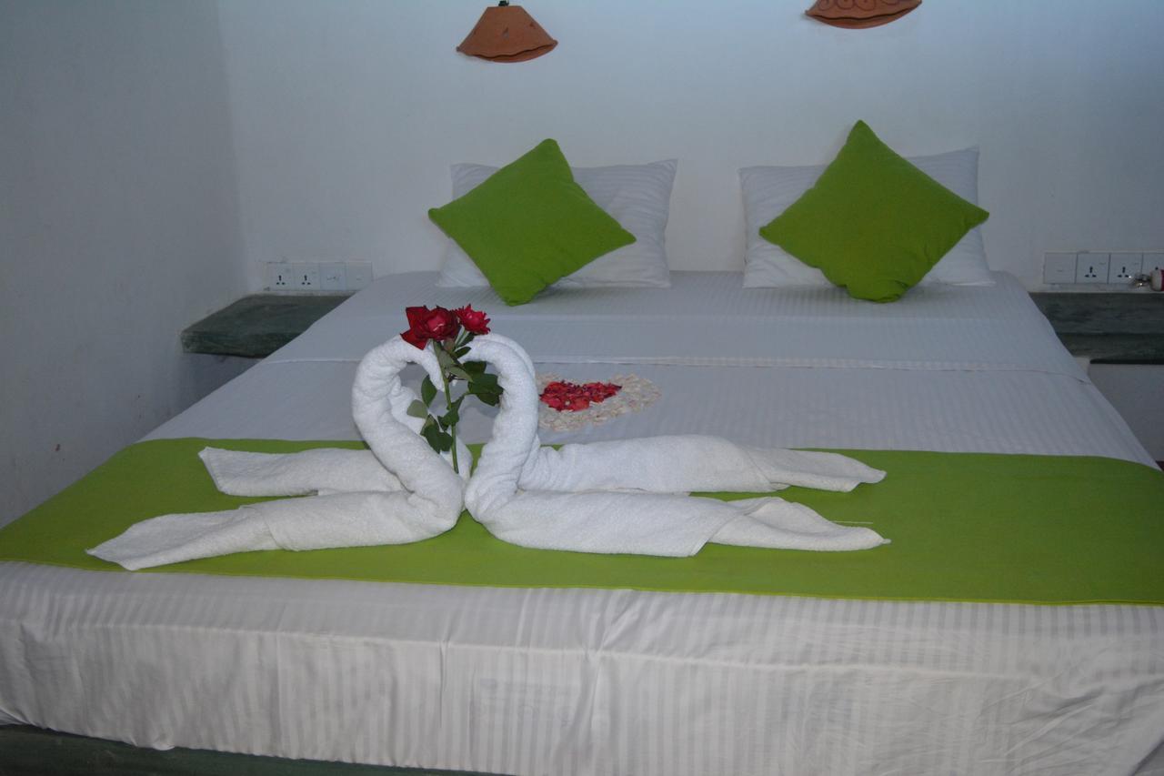 Seahorse Beach Resort 卡尔皮蒂耶 外观 照片